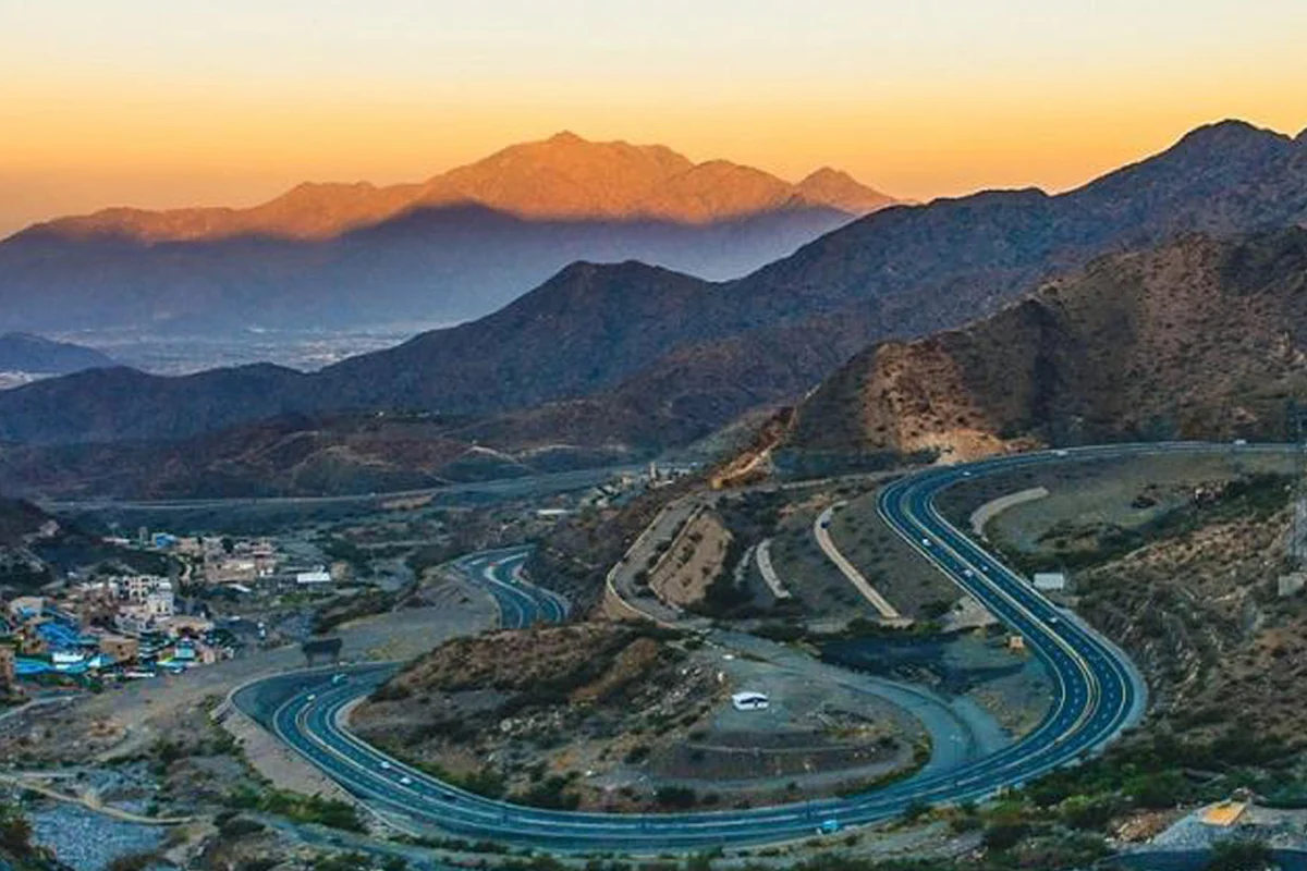 Taif City Guide: Roses, Mountains & Cool Air